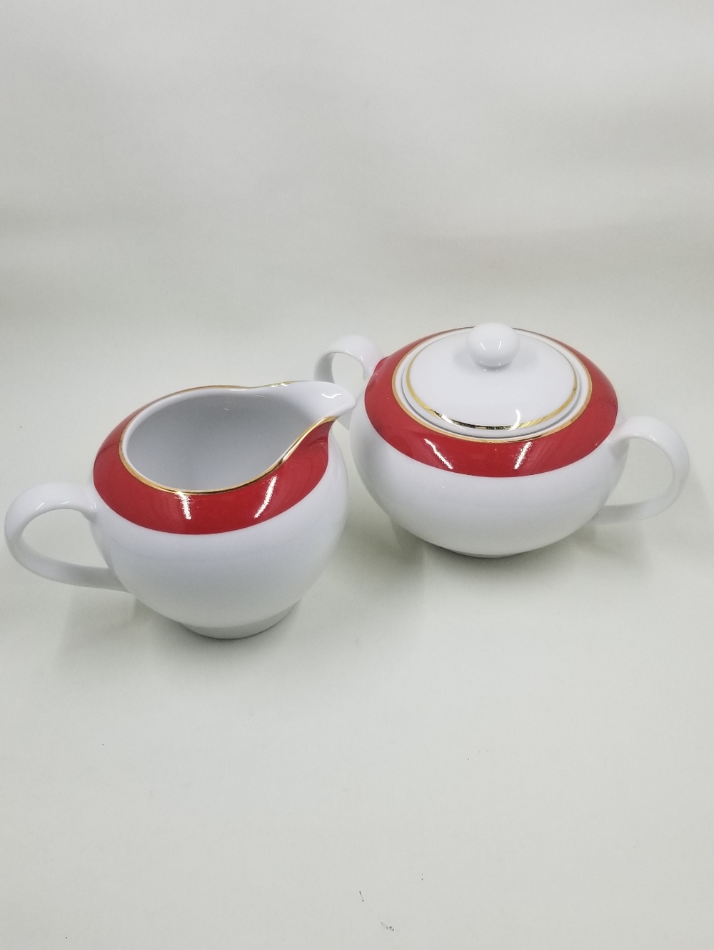[MONNO] White Porcelain Creamer and Sugar Bowl Set with Red and Gold Trim